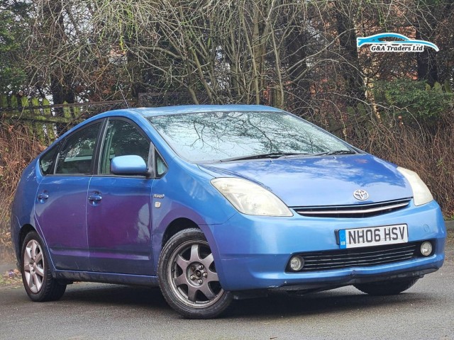 TOYOTA PRIUS 1.5 T4 CVT 5dr