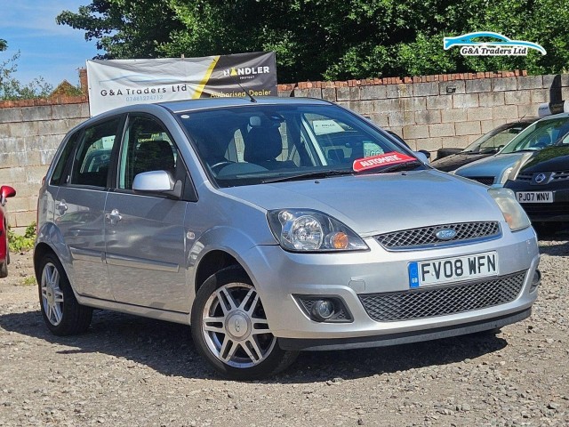 FORD FIESTA 1.6 Ghia 5dr