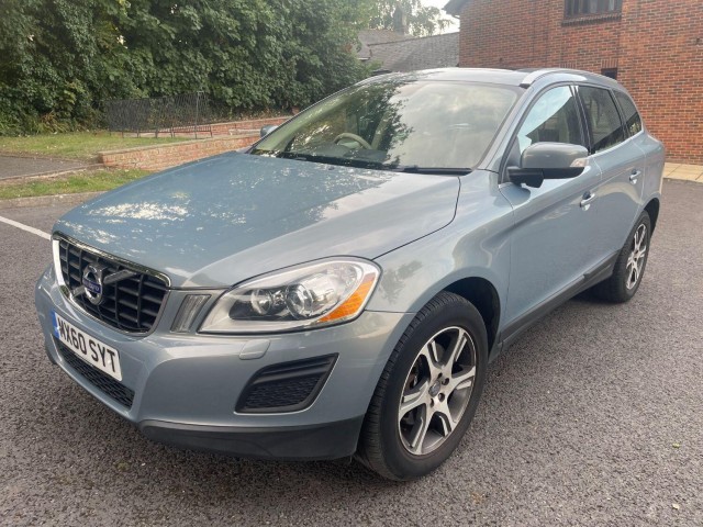 VOLVO XC60 2.4 D5 SE Lux