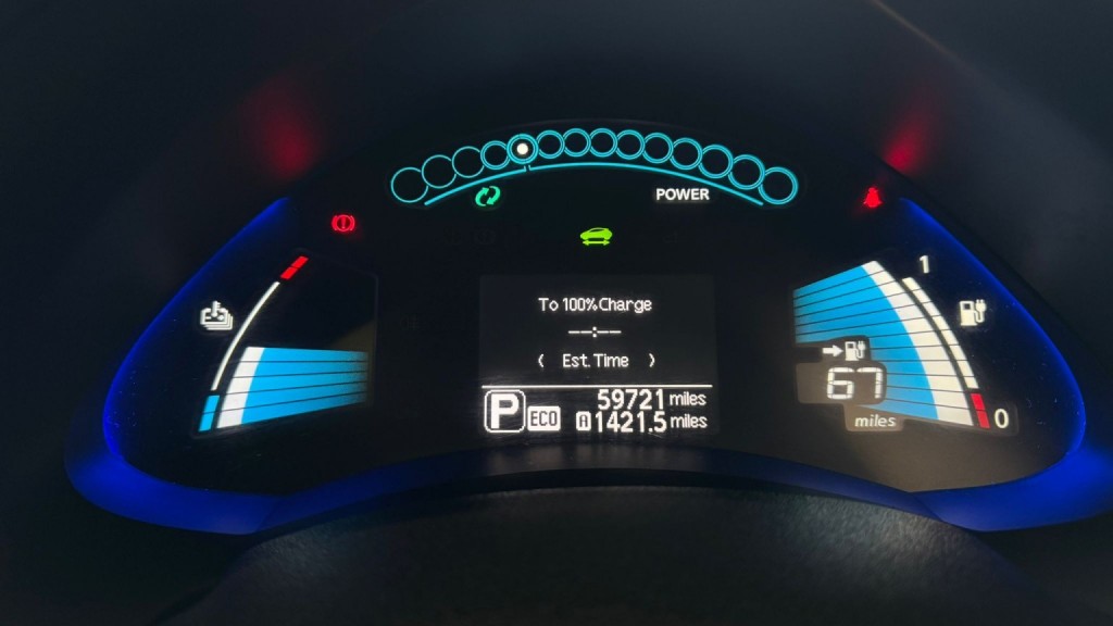 NISSAN LEAF
