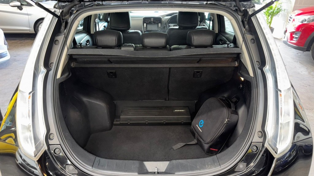NISSAN LEAF