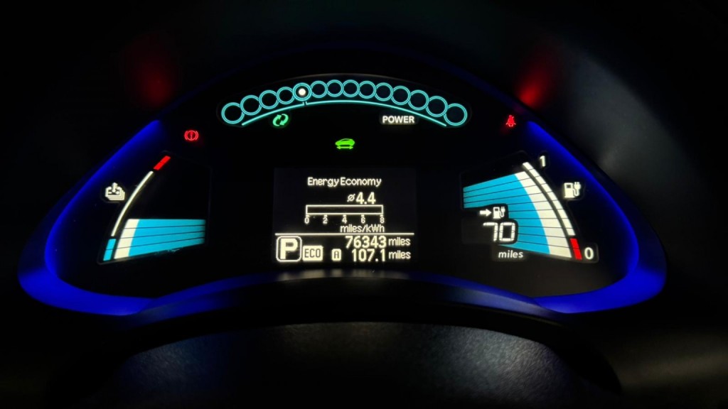 NISSAN LEAF