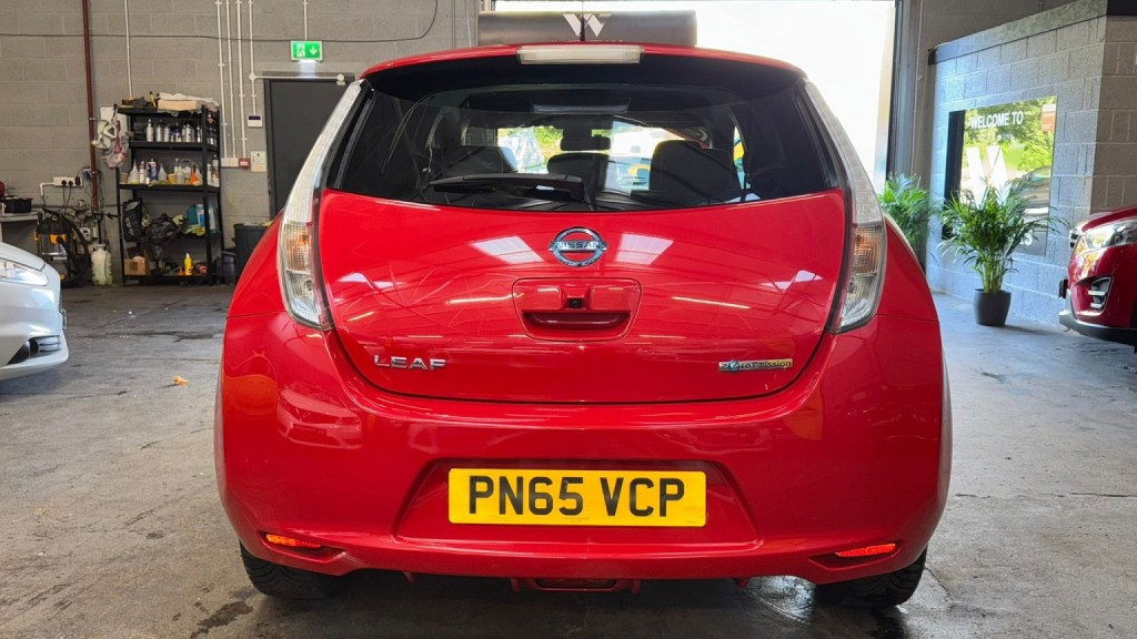 NISSAN LEAF