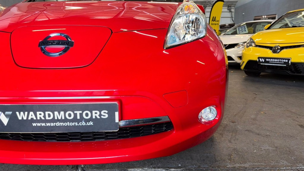 NISSAN LEAF