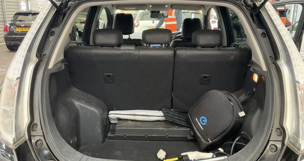 NISSAN LEAF
