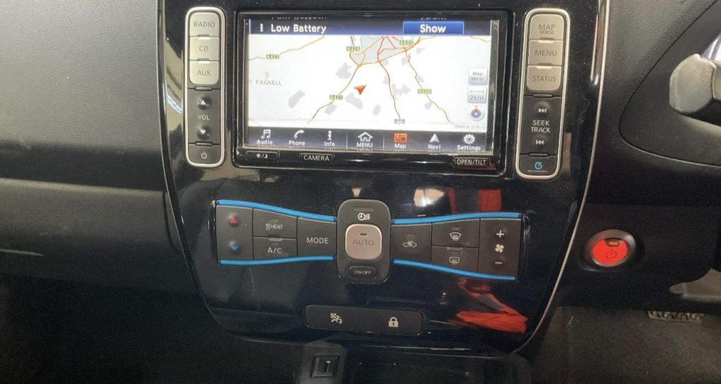 NISSAN LEAF