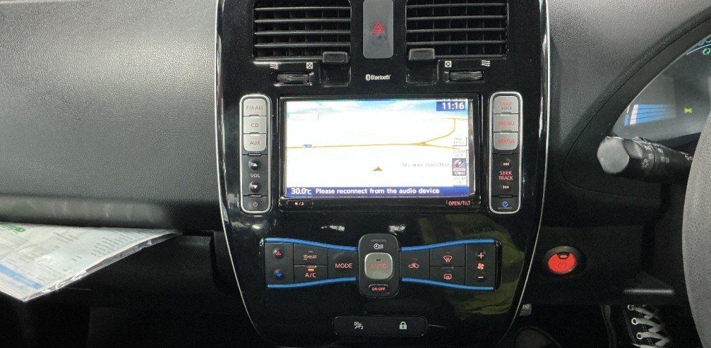 NISSAN LEAF