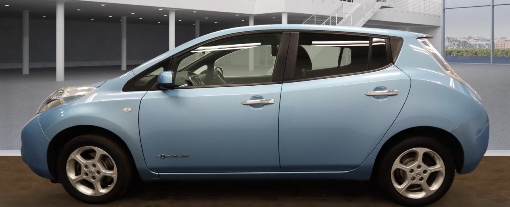 NISSAN LEAF