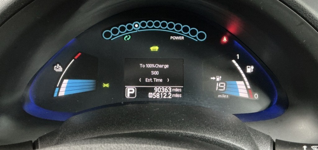 NISSAN LEAF