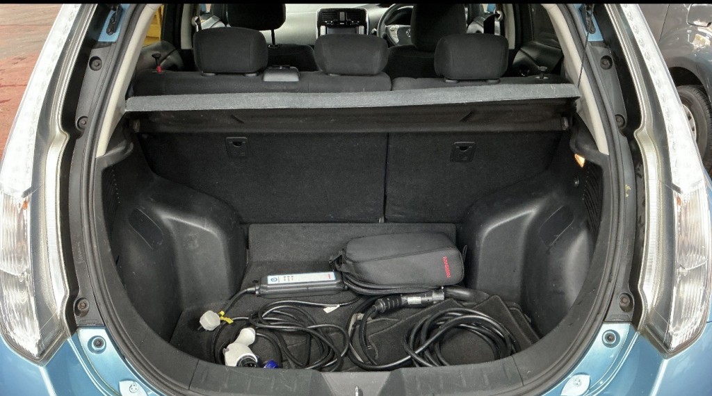 NISSAN LEAF