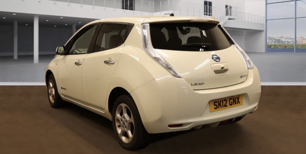 NISSAN LEAF