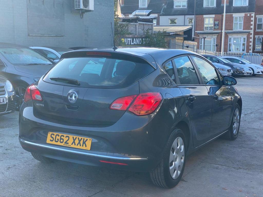 VAUXHALL ASTRA