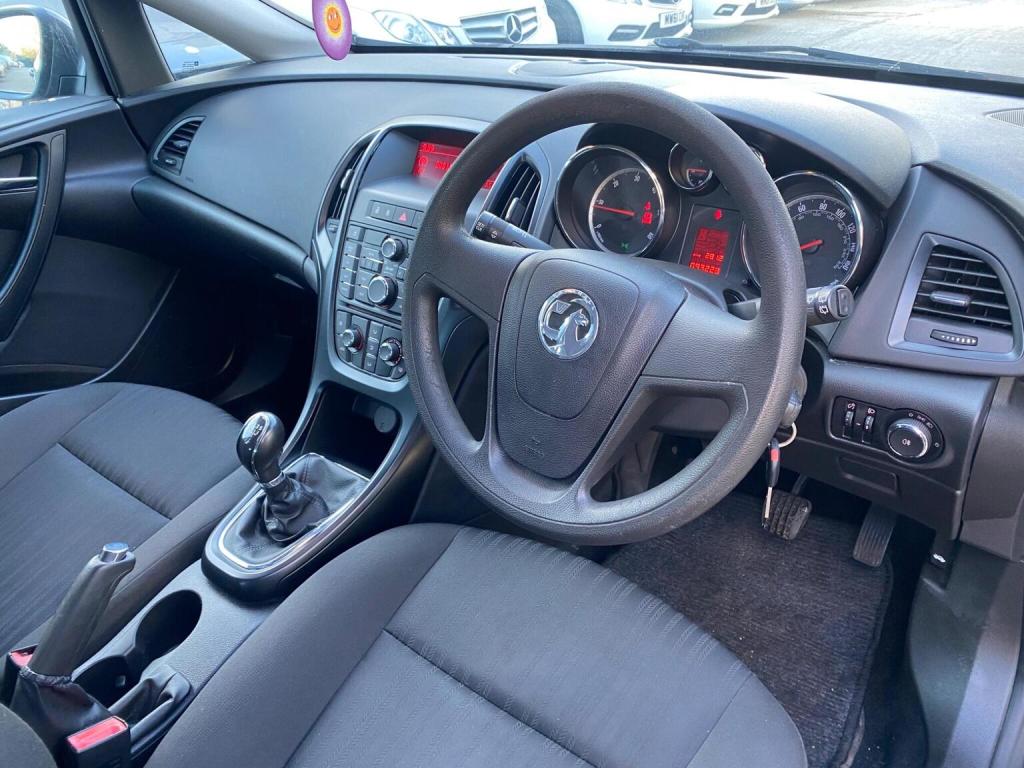 VAUXHALL ASTRA