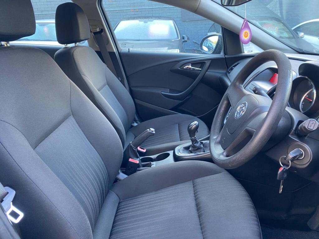 VAUXHALL ASTRA