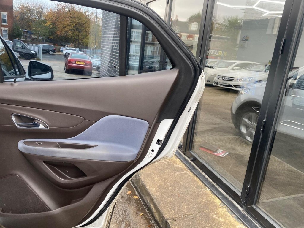 VAUXHALL MOKKA