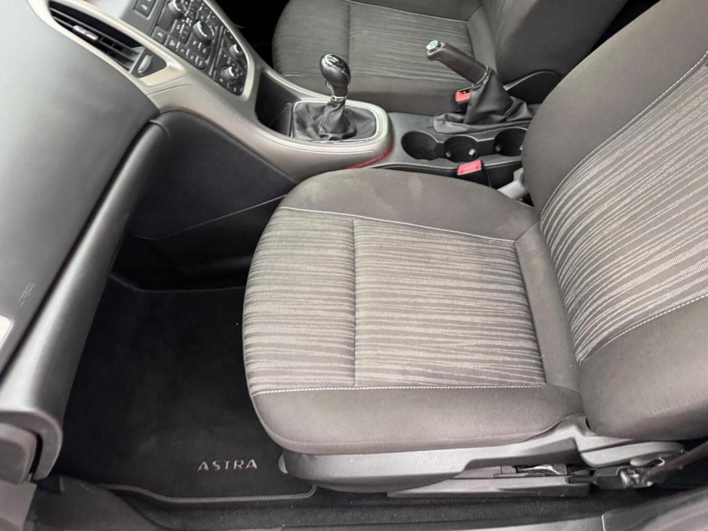 VAUXHALL ASTRA