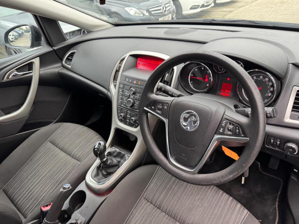 VAUXHALL ASTRA