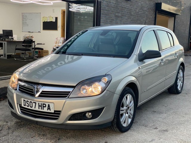 VAUXHALL ASTRA