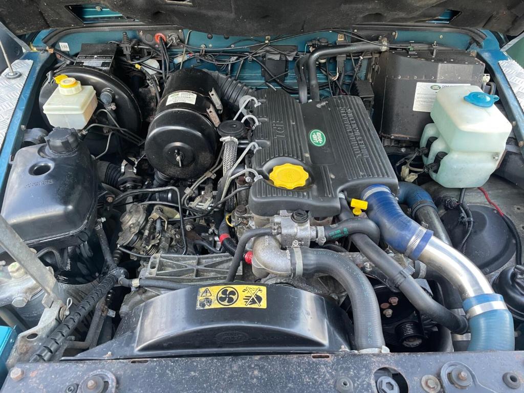 LAND ROVER DEFENDER 110