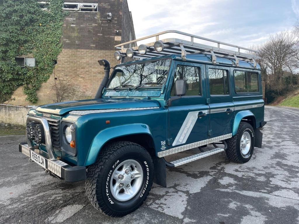 LAND ROVER DEFENDER 110