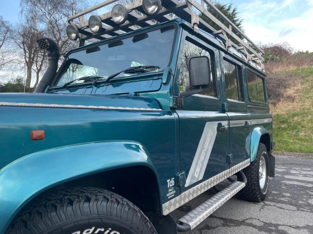 LAND ROVER DEFENDER 110