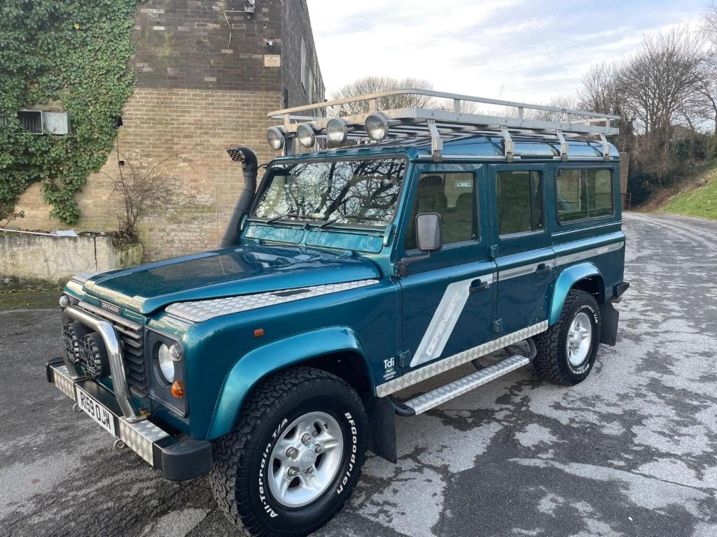 LAND ROVER DEFENDER 110