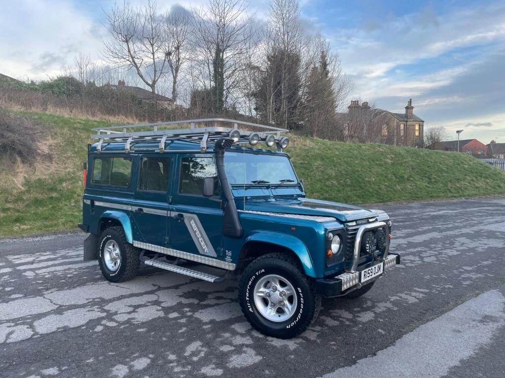 LAND ROVER DEFENDER 110
