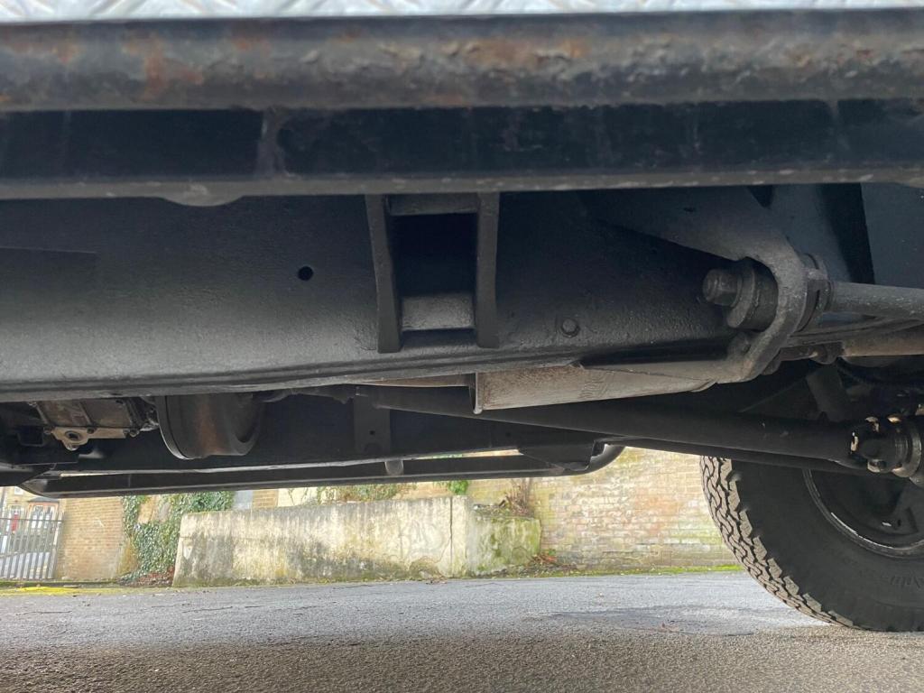 LAND ROVER DEFENDER 110