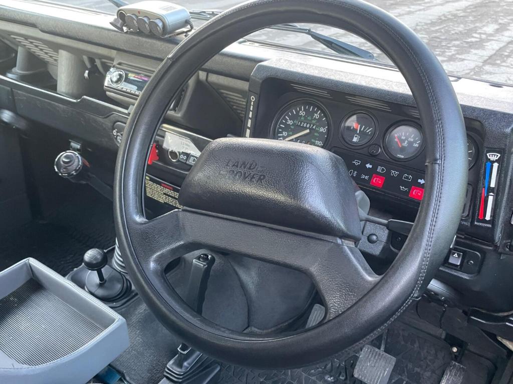 LAND ROVER DEFENDER 110