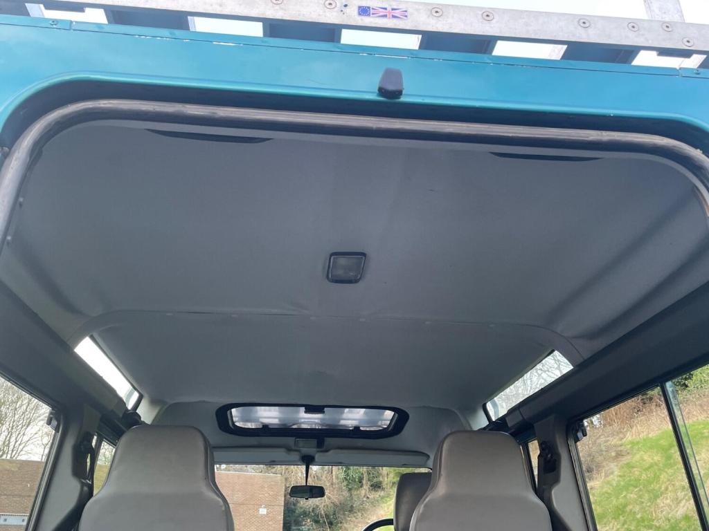 LAND ROVER DEFENDER 110