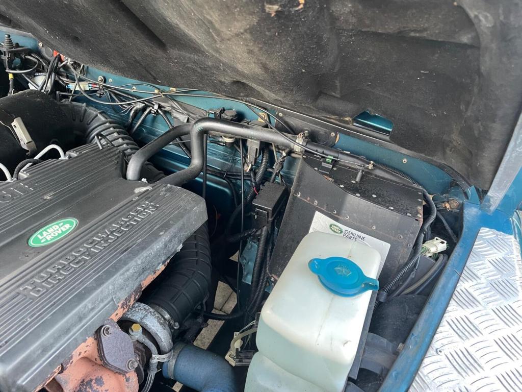 LAND ROVER DEFENDER 110