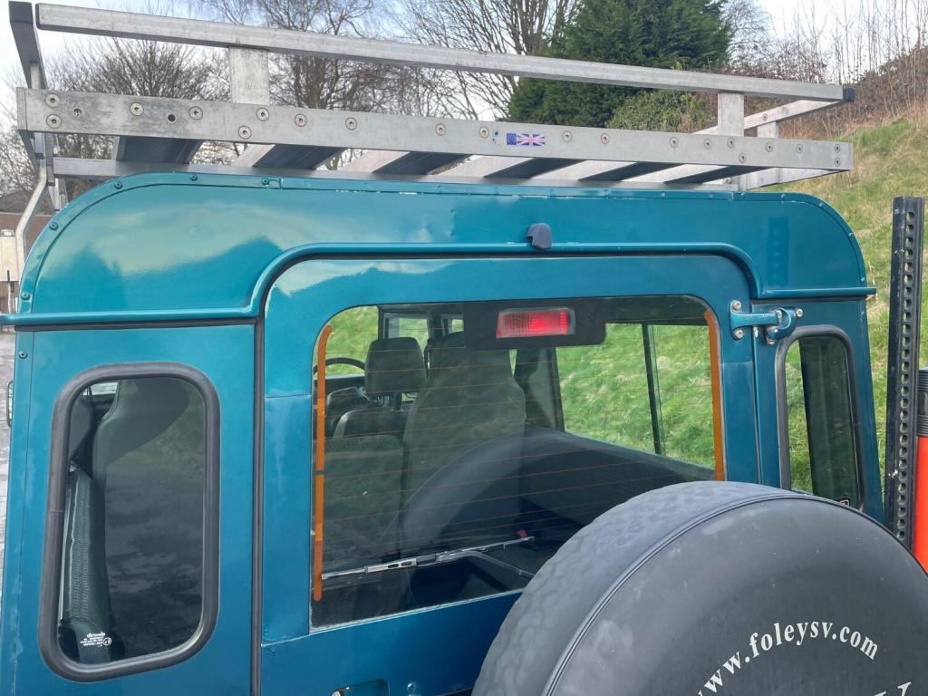 LAND ROVER DEFENDER 110