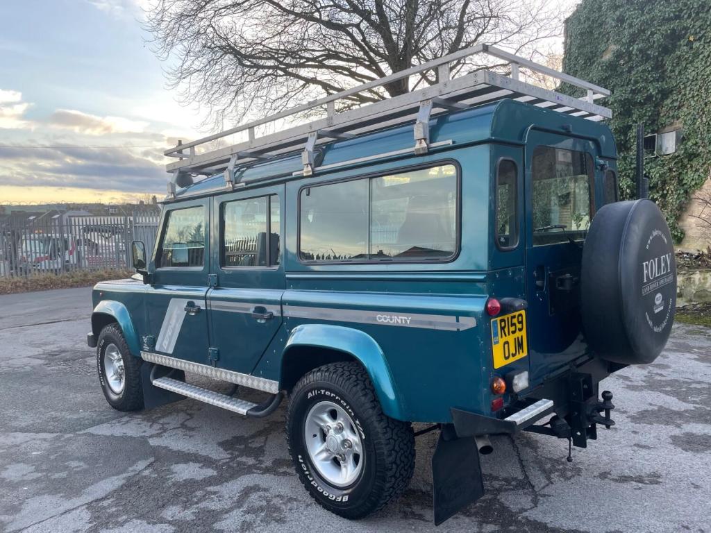 LAND ROVER DEFENDER 110