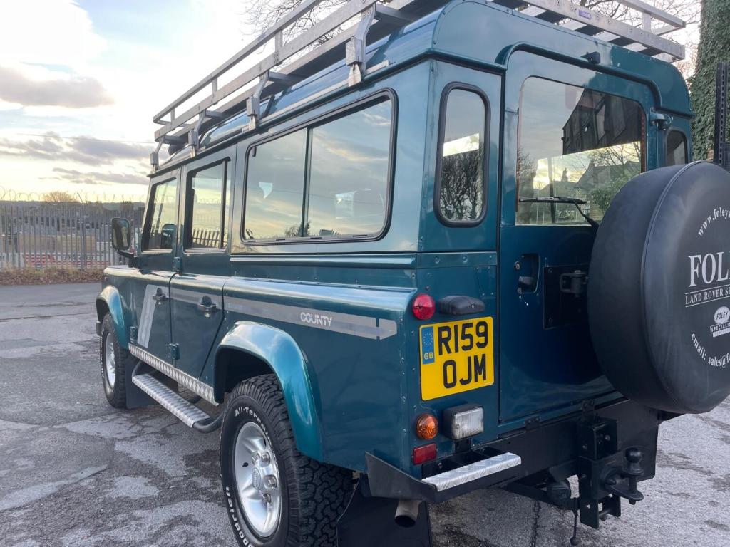 LAND ROVER DEFENDER 110