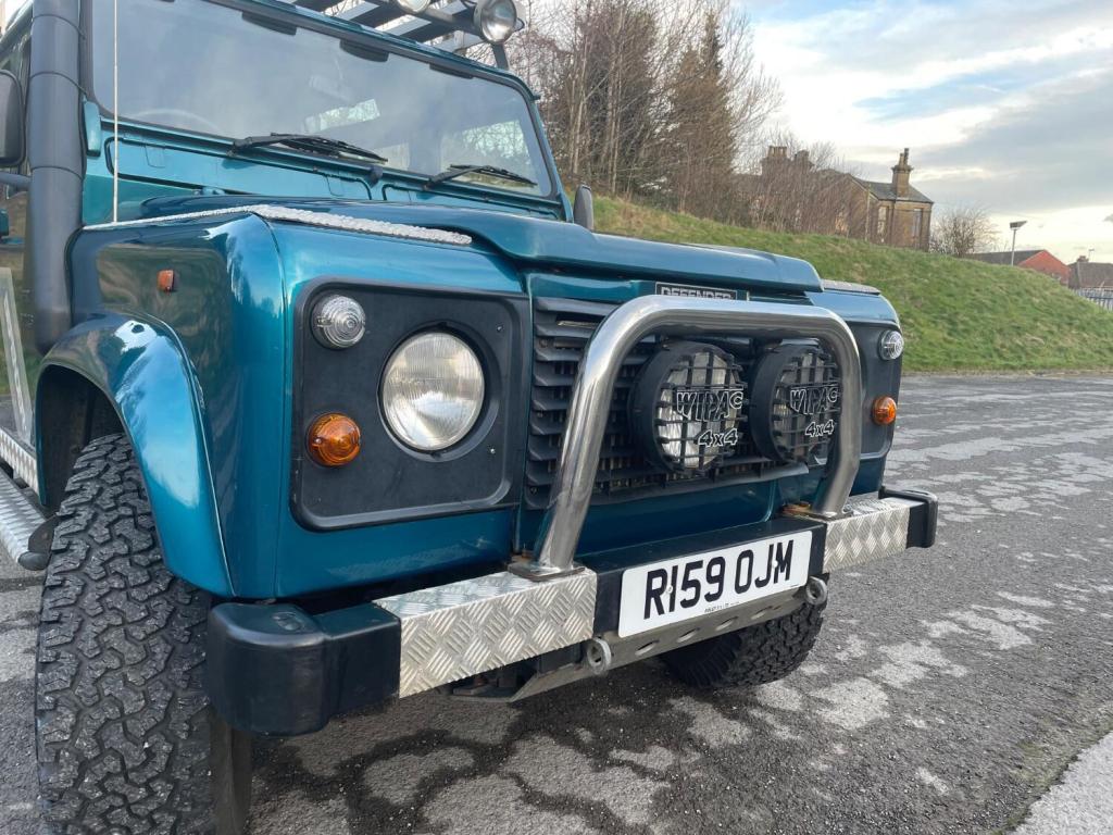 LAND ROVER DEFENDER 110