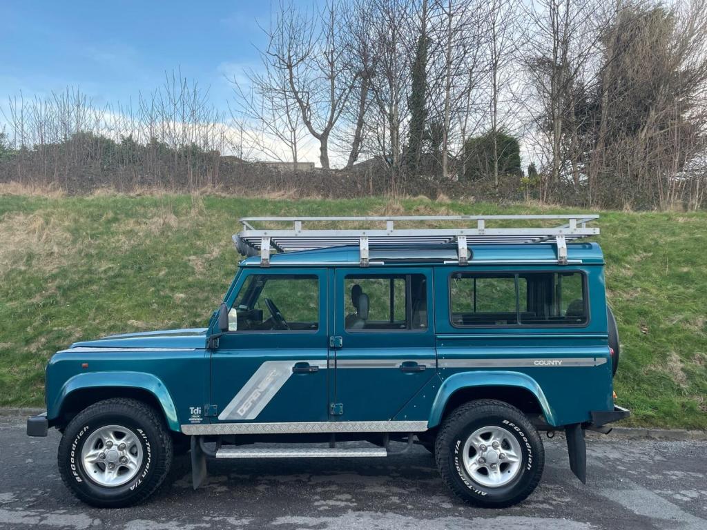LAND ROVER DEFENDER 110