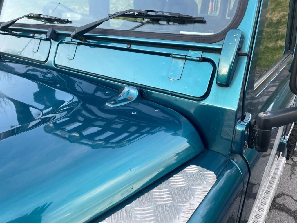 LAND ROVER DEFENDER 110