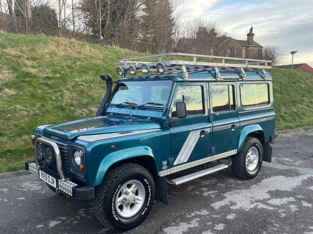 LAND ROVER DEFENDER 110