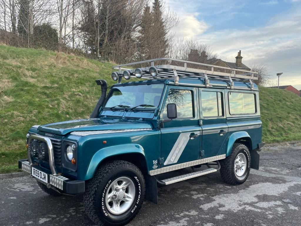 LAND ROVER DEFENDER 110