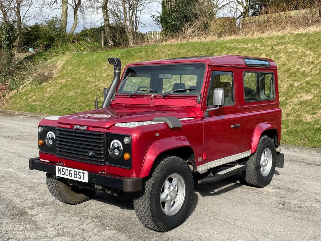 LAND ROVER DEFENDER 90