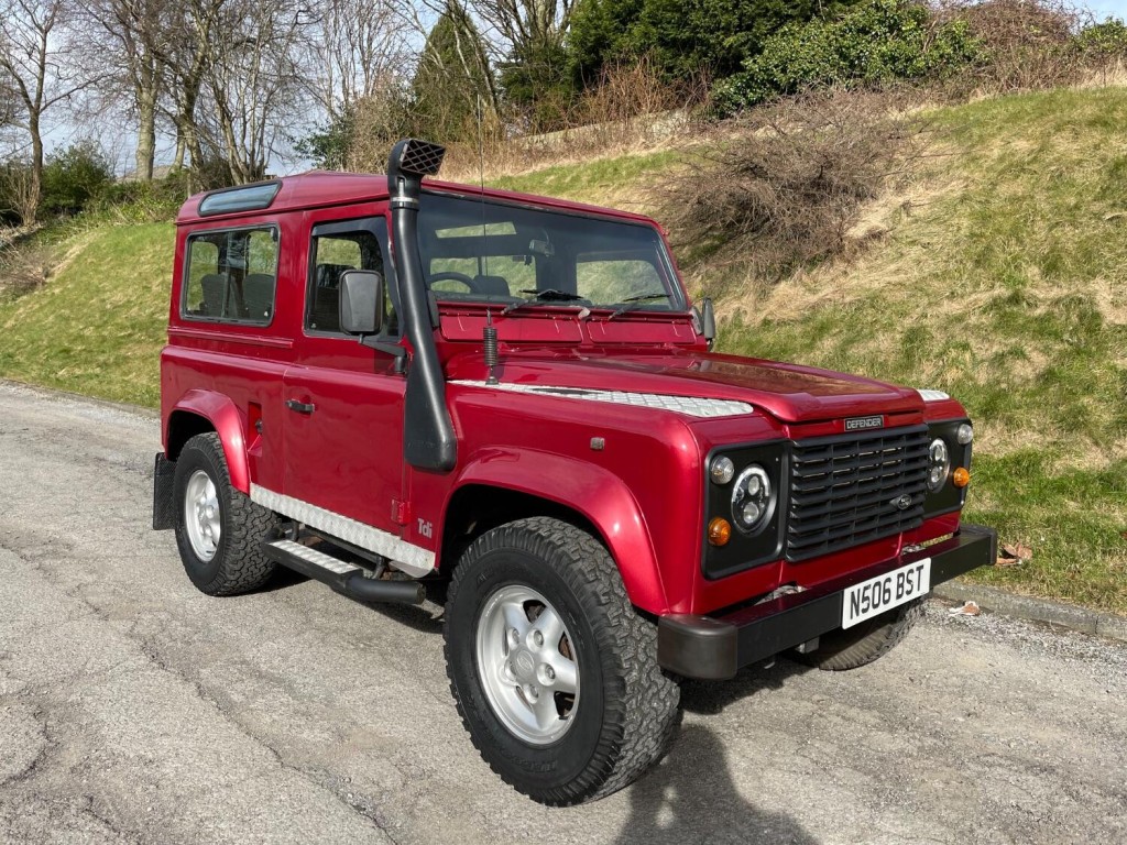 LAND ROVER DEFENDER 90