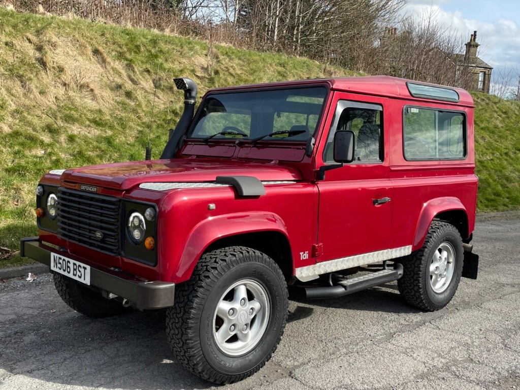LAND ROVER DEFENDER 90