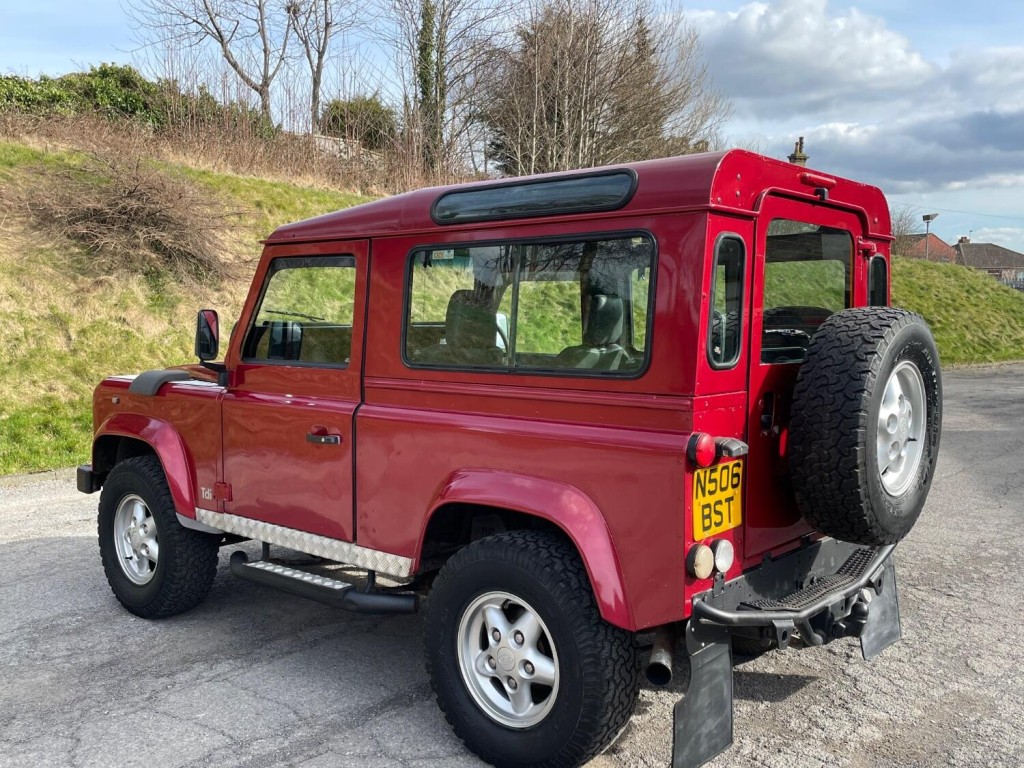 LAND ROVER DEFENDER 90