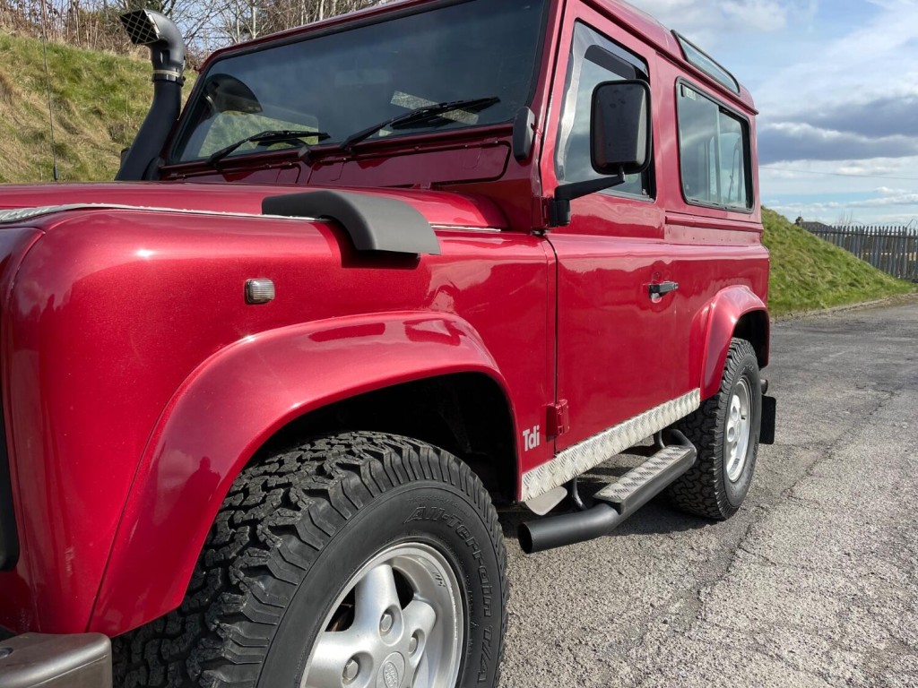 LAND ROVER DEFENDER 90