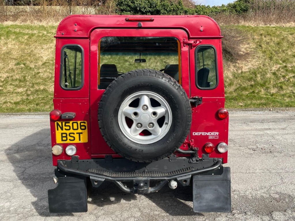 LAND ROVER DEFENDER 90