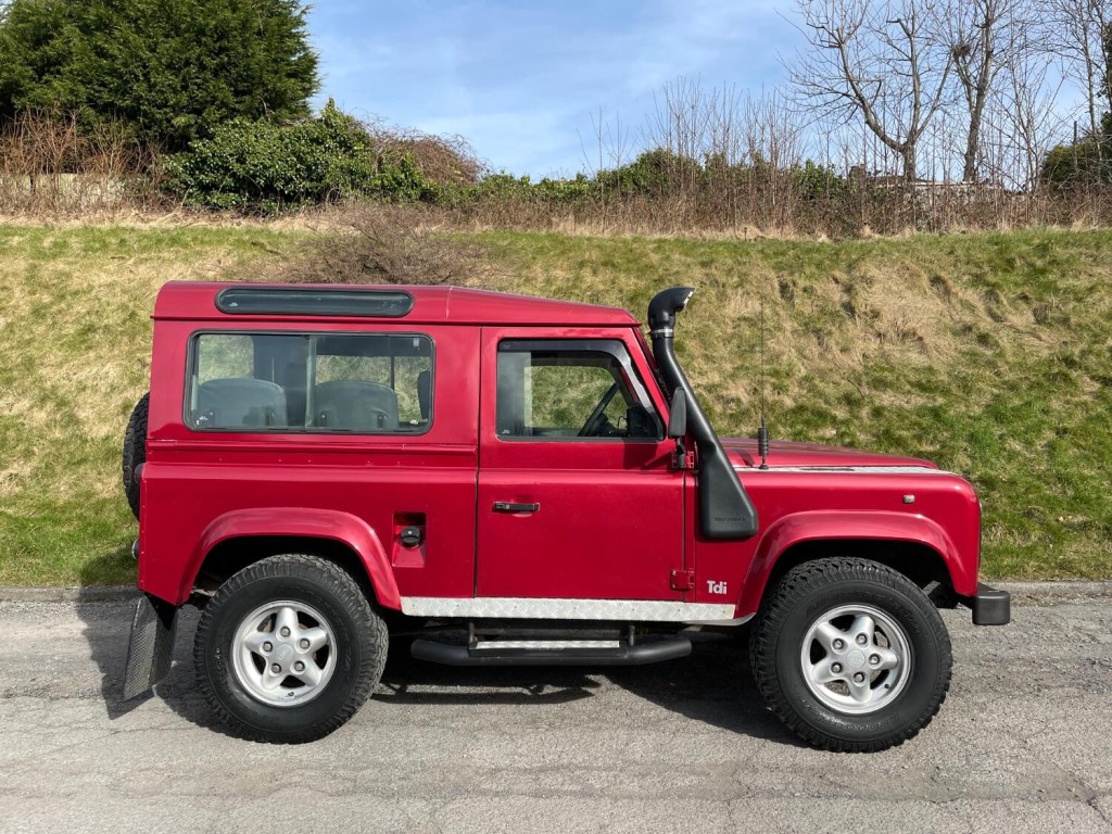 LAND ROVER DEFENDER 90