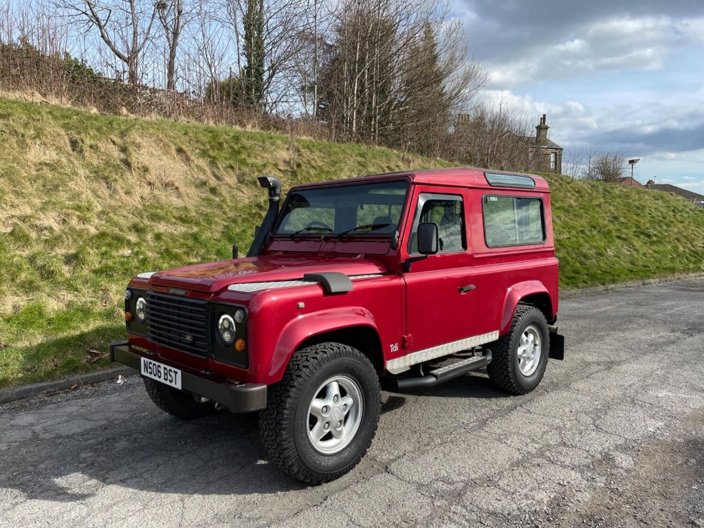LAND ROVER DEFENDER 90