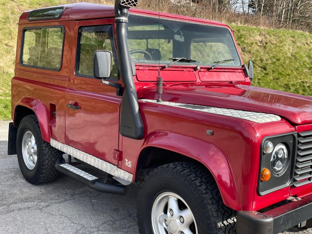 LAND ROVER DEFENDER 90