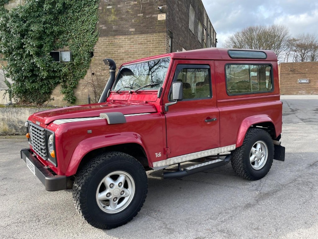 LAND ROVER DEFENDER 90