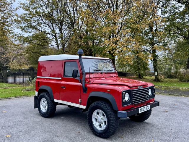 LAND ROVER DEFENDER 90